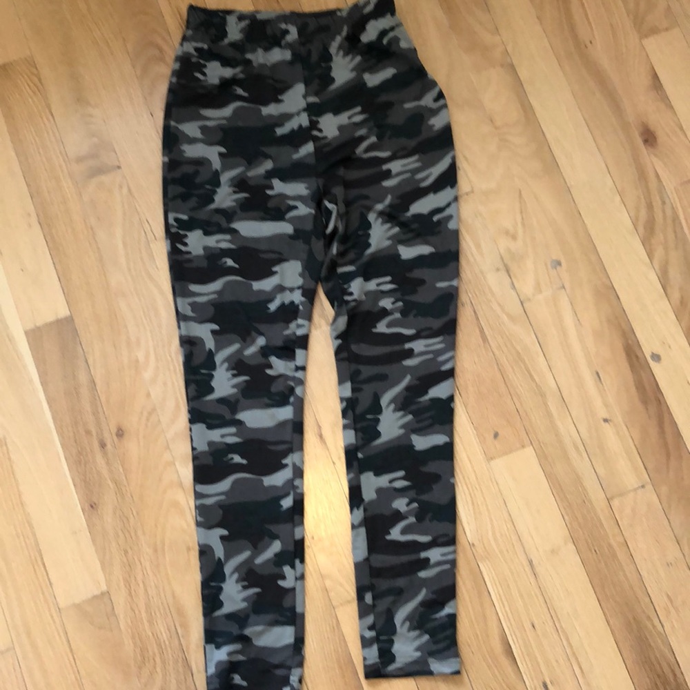Never worn camouflage leggings